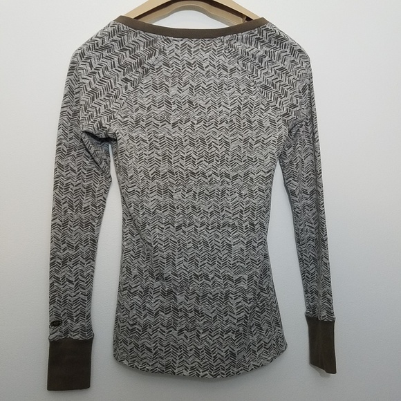 Athleta Top Ling Sleeves Thumb Hole Zip Pocket XXS - Picture 6 of 6